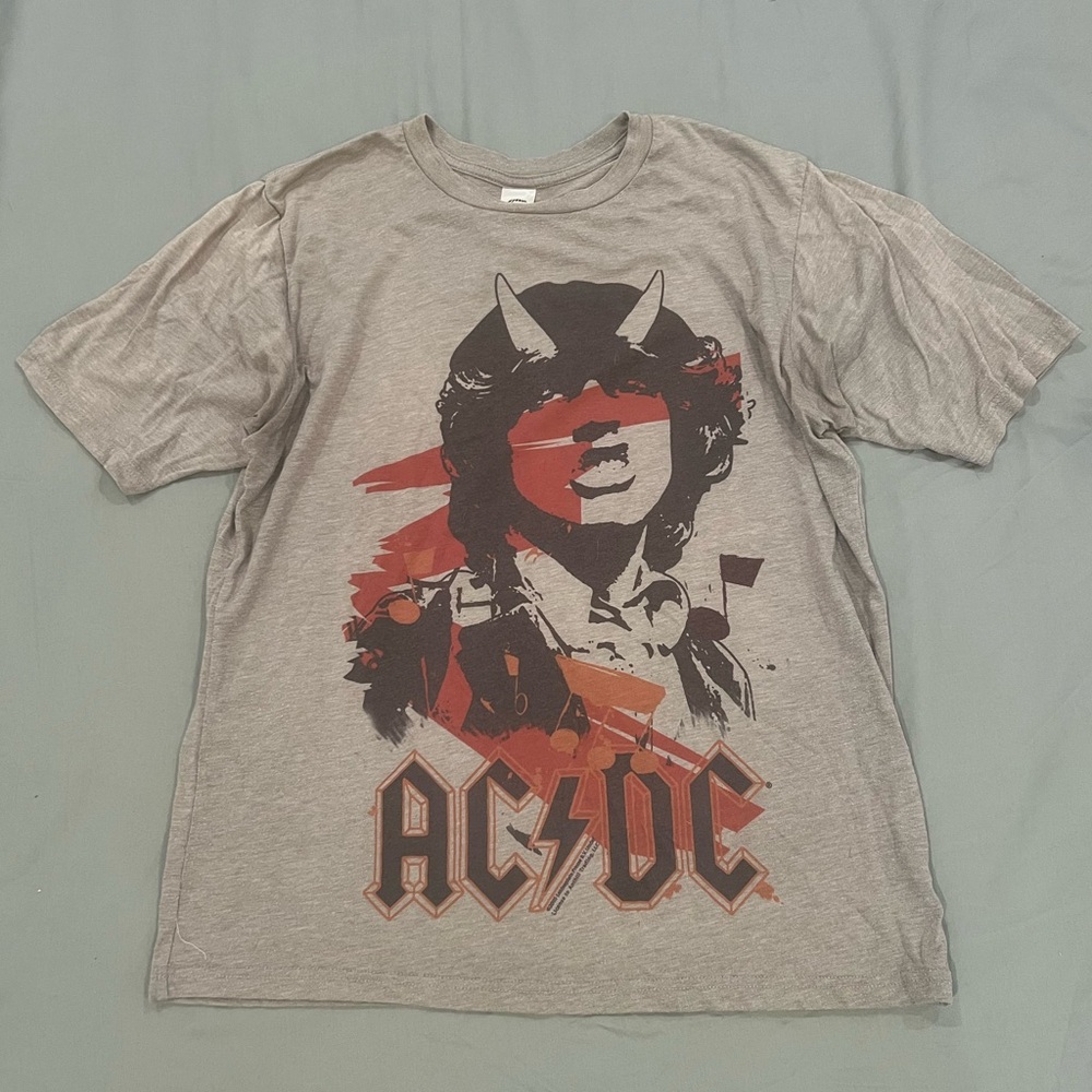 Grey short sleeve AC/DC graphic t-shirt sz M
